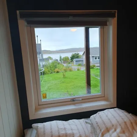 Flat On Kvaloya, Tromsoe Apartment Exterior photo